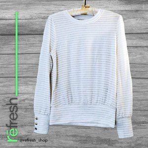 Fall/winter light sweater with metallic detail
